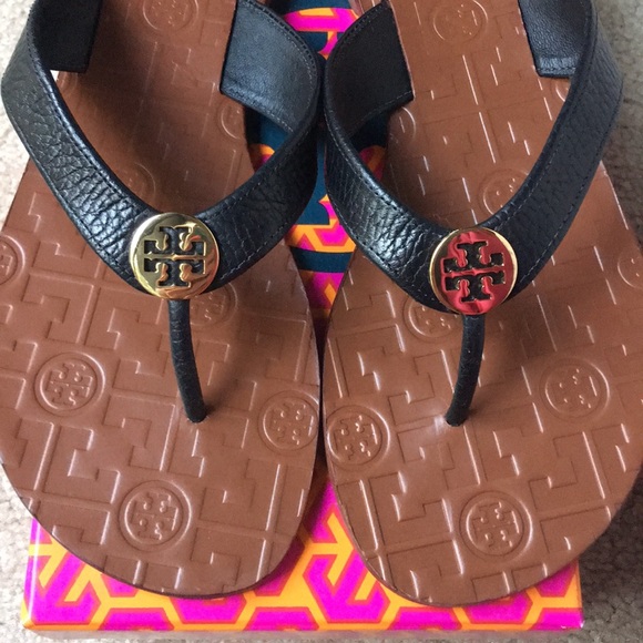 NIB Tory Burch Thora Black Tumbled Leather Sandals - Picture 2 of 7